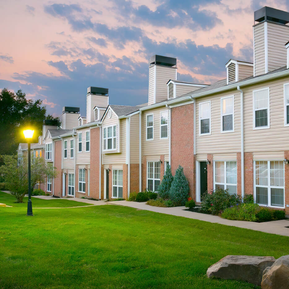 Williamsburg Townhomes Apartments in Sagamore Hills, OH